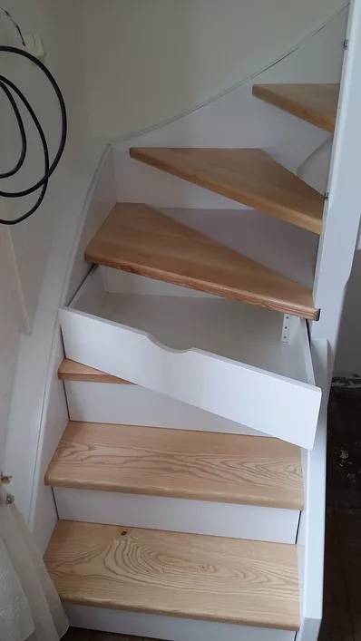Placard sous escalier à Conlie