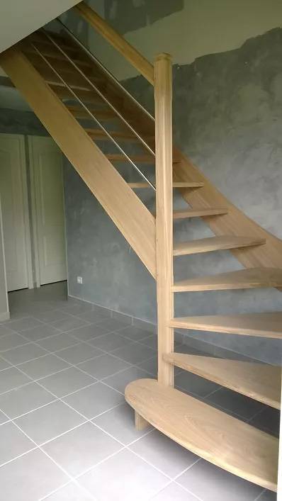Escalier sur mesure à Conlie